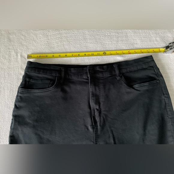 Banana Republic Black Chinos Classic Style - Picture 7 of 10